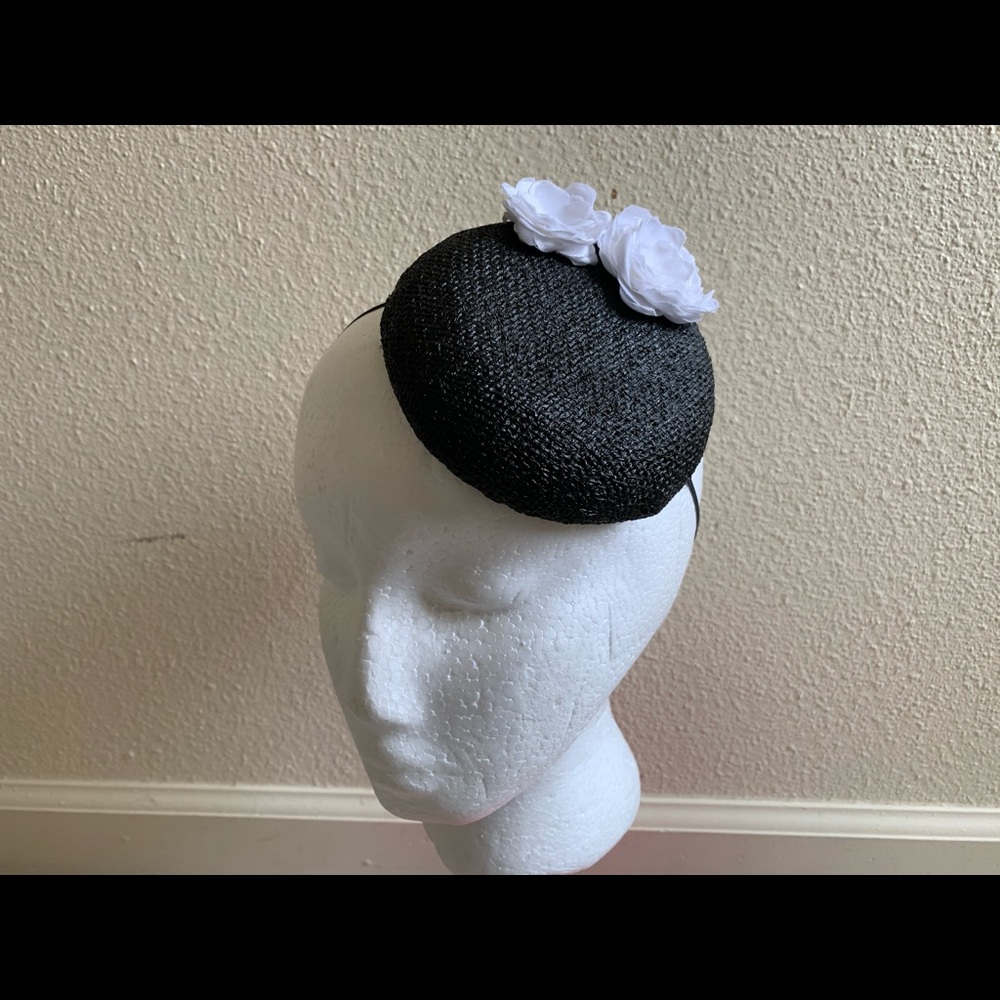Fascinator hat !!! - Picture 3 of 5